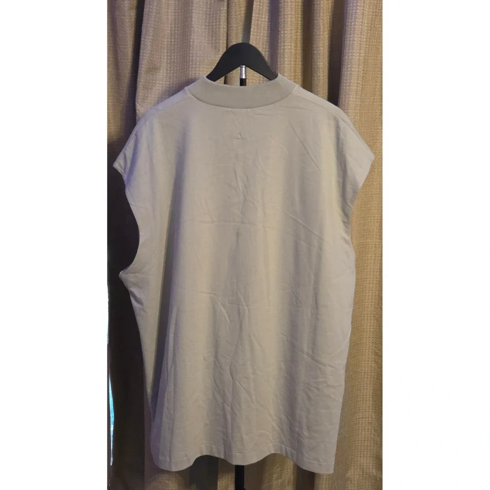 Adidas Basketball Sleeveless Oversize Tee Mens Size Medium Gray White